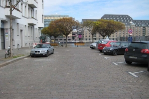 Deadend of Cuvrystrasse, where police come from the right to corner of Lola and Manni - 2012